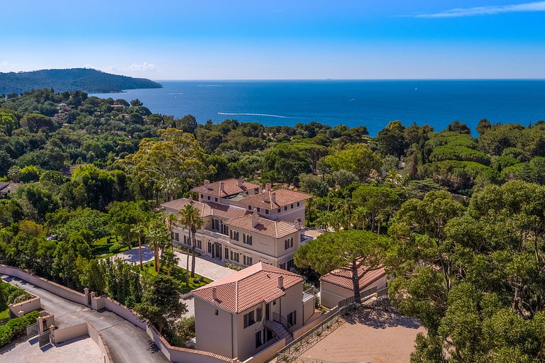 Azu015 - Large residence in La Croix-Valmer, French Riviera