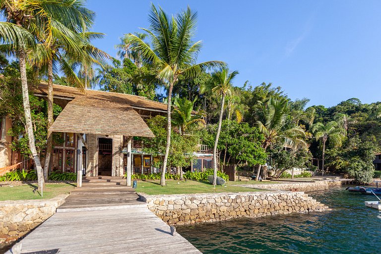 Ang005 - Paradise island in Angra dos Reis