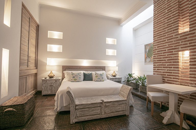 Car027 - Stunning 8 bedroom mansion in Old City, Cartagena