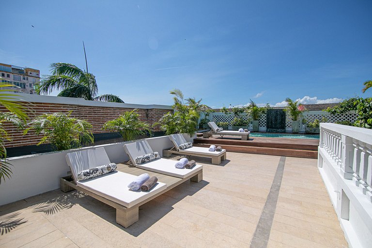 Car027 - Stunning 8 bedroom mansion in Old City, Cartagena