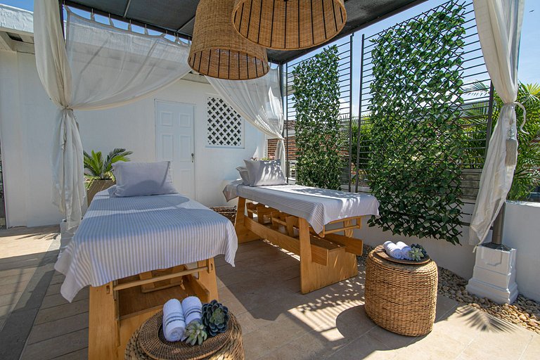 Car027 - Stunning 8 bedroom mansion in Old City, Cartagena