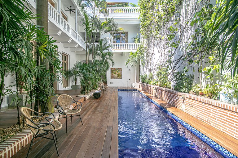 Car027 - Stunning 8 bedroom mansion in Old City