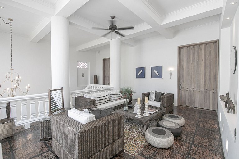 Car027 - Stunning 8 bedroom mansion in Old City, Cartagena