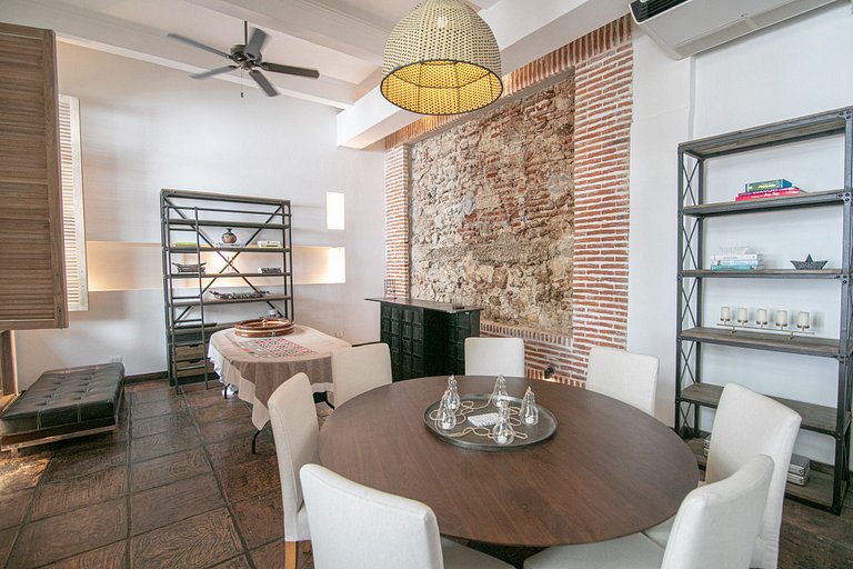 Car027 - Stunning 8 bedroom mansion in Old City, Cartagena