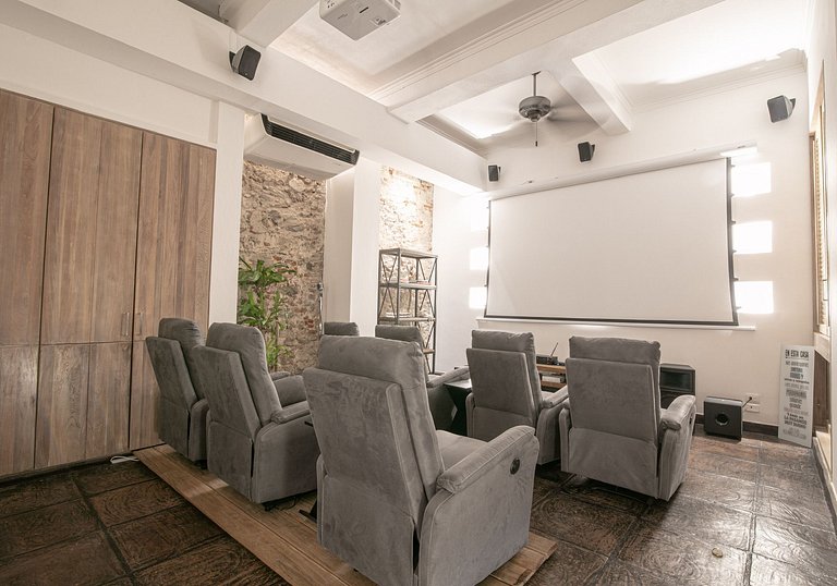 Car027 - Stunning 8 bedroom mansion in Old City, Cartagena
