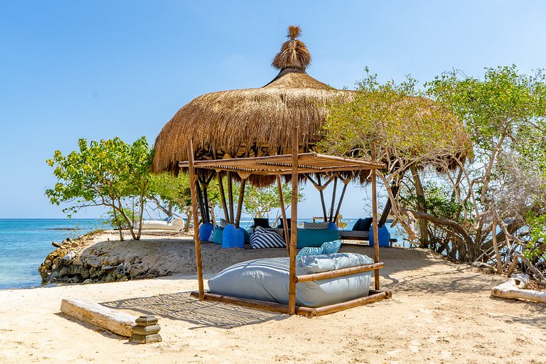 Car018 - Île de luxe avec plage privée aux îles du Rosaire