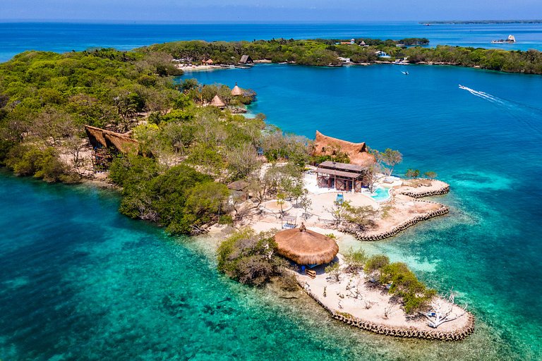 Car018 - Luxury island with private beach in Islas del Rosar