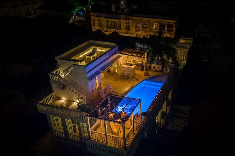 Car004 - Luxury 11 bedroom mansion in the Old City