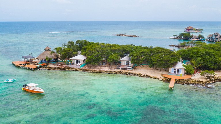 Car086 - Isla privada con 4 chalets en Islas del Rosario