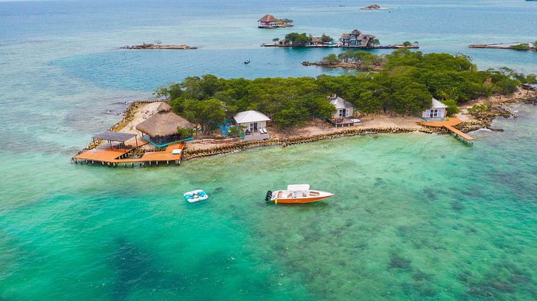 Car086 - Private island with 4 chalets in Islas del Rosario