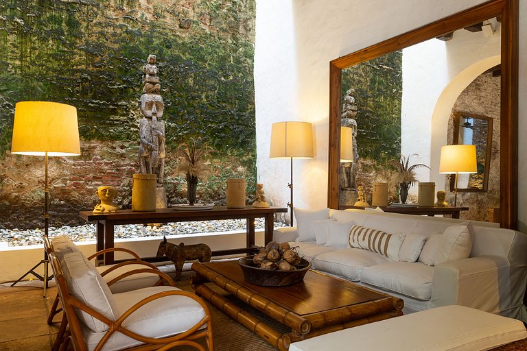 Car058 - Wonderful colonial house in Cartagena's Old City
