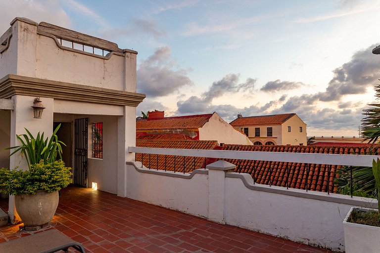 Car090 - Casa colonial com piscina na Cidade Velha