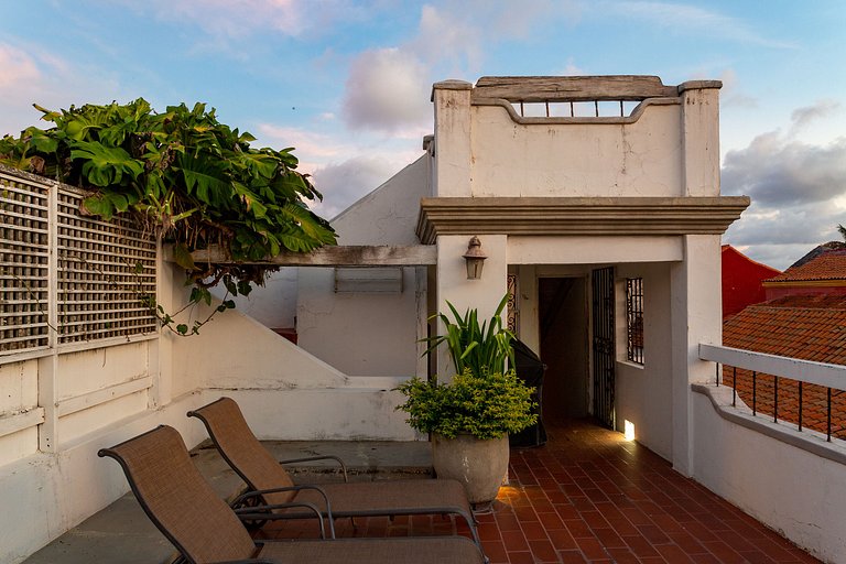 Car090 - Casa colonial com piscina na Cidade Velha