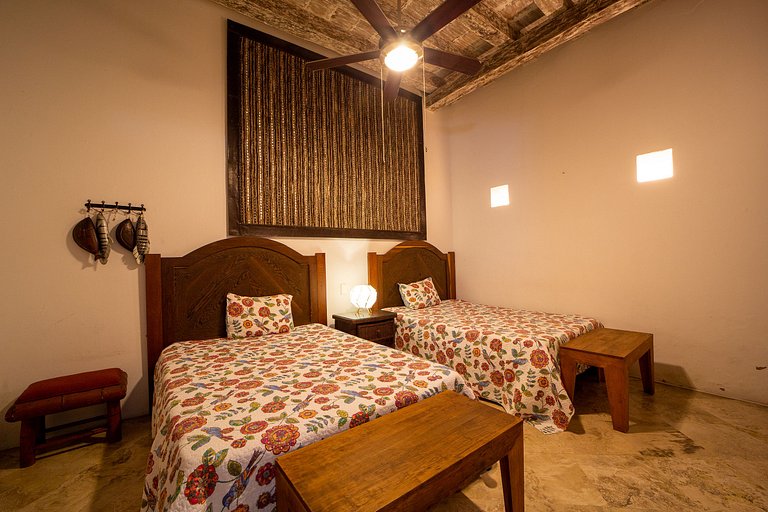 Car090 - Casa colonial com piscina na Cidade Velha