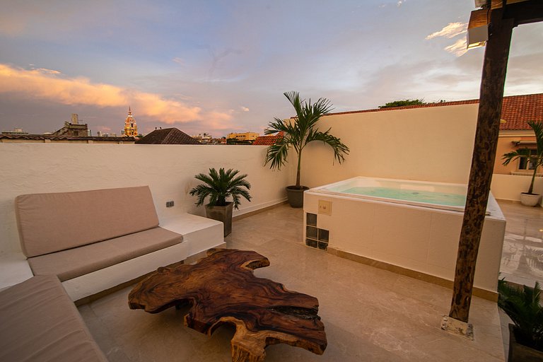 Car102 - Luxury house for rent in the Old City, Cartagena