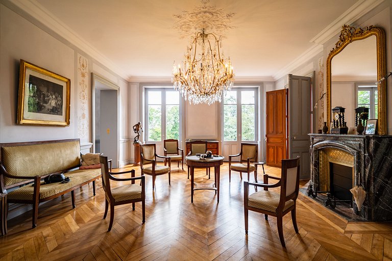 Auv001 - Château à côté de Vichy