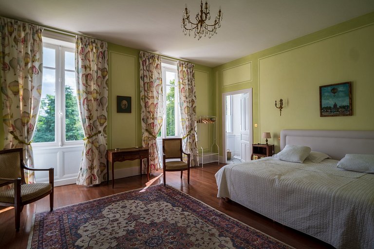 Auv001 - Château à côté de Vichy
