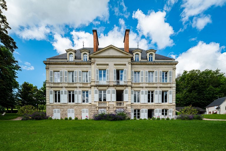 Auv001 - Château à côté de Vichy