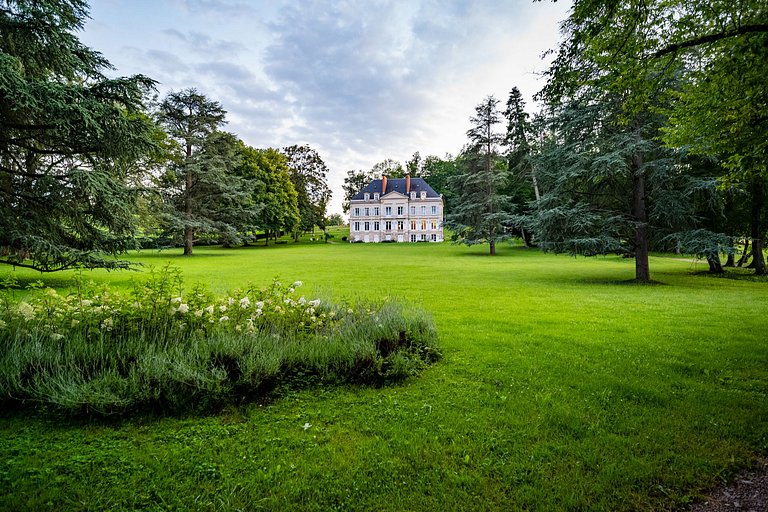 Auv001 - Château à côté de Vichy