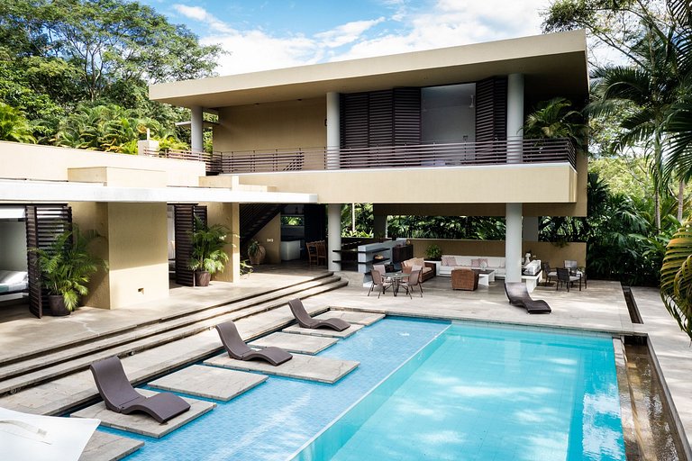 Anp020 - Casa com piscina, jacuzzi e churrasqueira