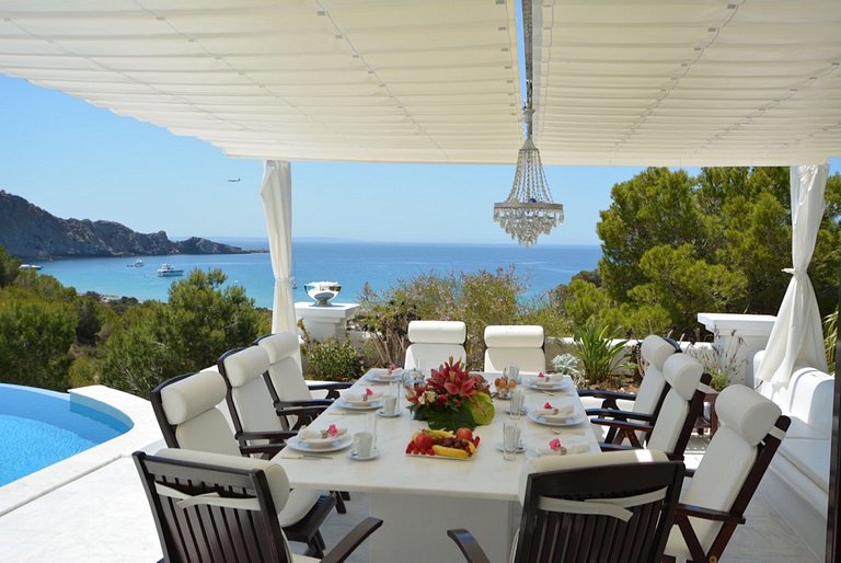 Ibi016 - Beautiful Villa in Ibiza