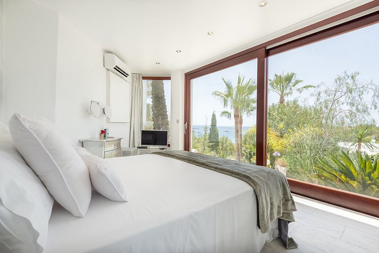 Ibi016 - Beautiful Villa in Ibiza