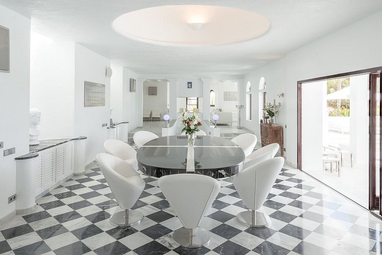 Ibi016 - Belle Villa dans la baie de Cala Jondal, Ibiza