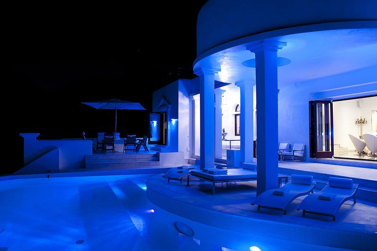 Ibi016 - Belle Villa dans la baie de Cala Jondal, Ibiza