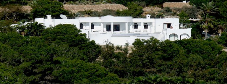 Ibi016 - Beautiful Villa in Ibiza