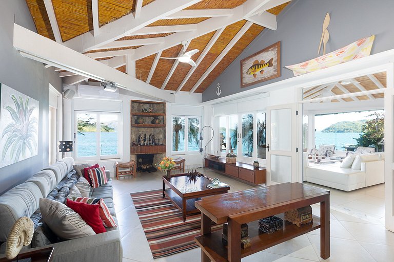 Ang017 - Magnifique villa insulaire à Angra dos Reis