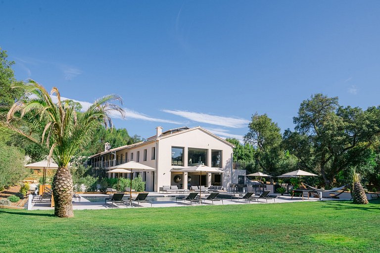 Azu003 - Exclusive Villa with spacious pool in Saint Tropez
