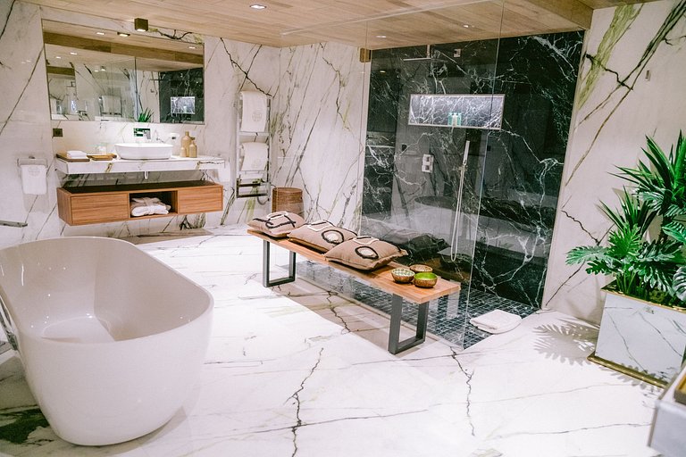 Azu003 - Exclusive Villa with spacious pool in Saint Tropez