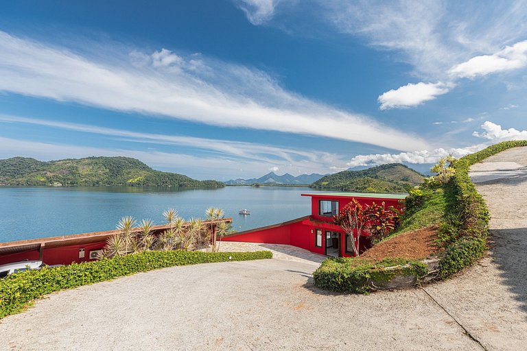 Ang006 - Magnificent 8 bedroom house with pool in Angra
