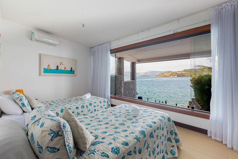 Ang006 - Magnificent 8 bedroom house with pool in Angra