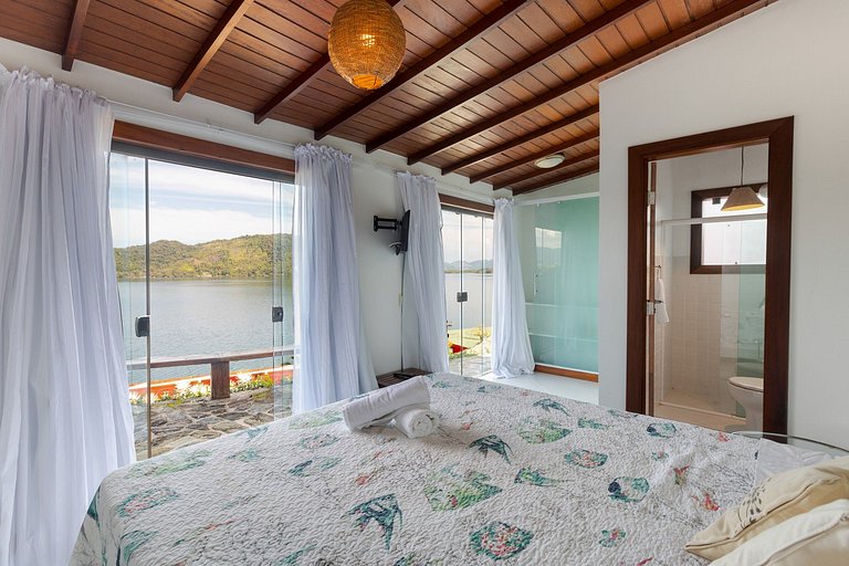 Ang006 - Magnificent seafront house in Angra
