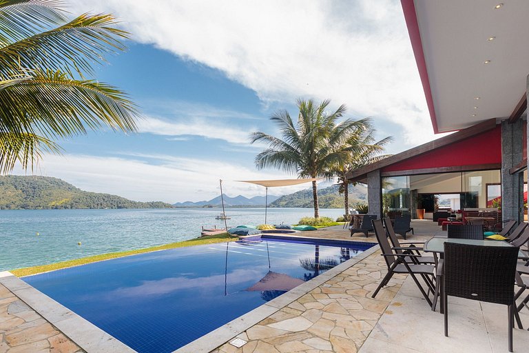 Ang006 - Magnificent 8 bedroom house with pool in Angra