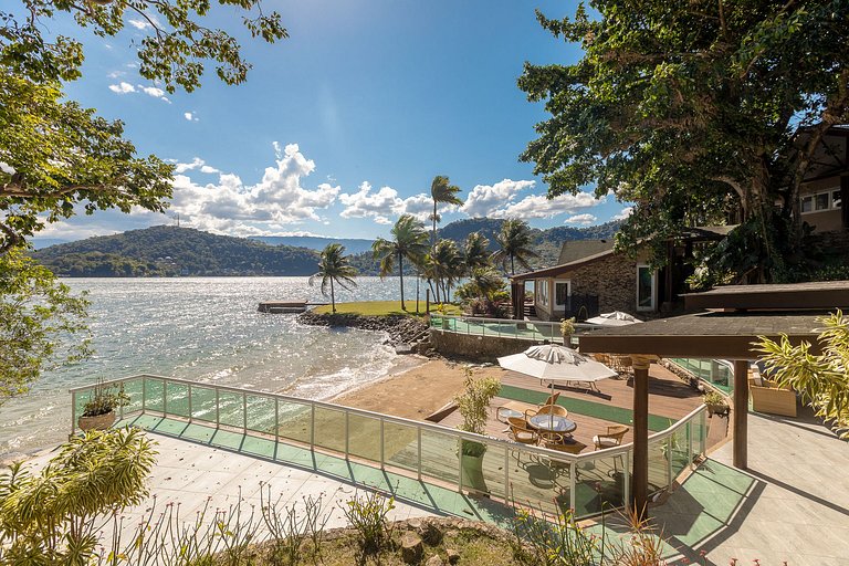 Ang004 - Esplêndida ilha com 9 suítes em Angra