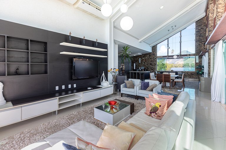 Ang004 - Splendid island with 9 suites in Angra