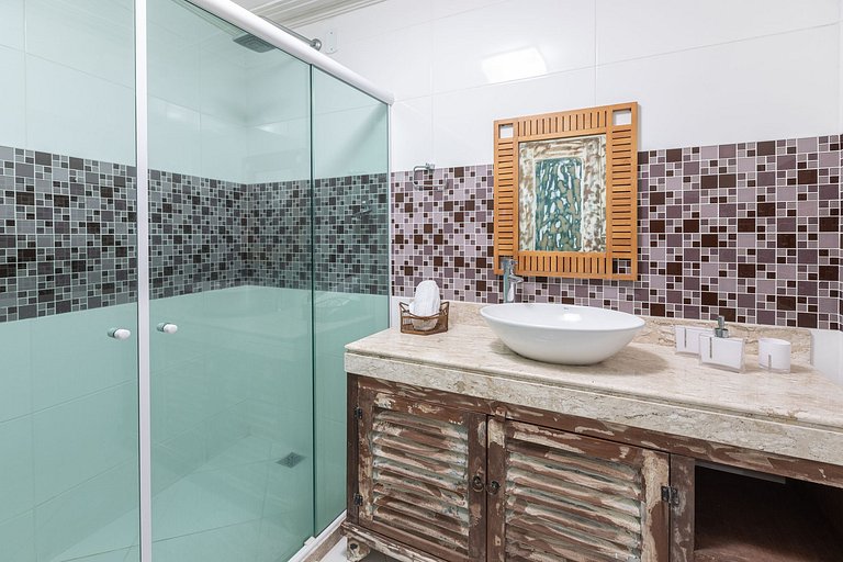 Ang004 - Splendid island with 9 suites in Angra