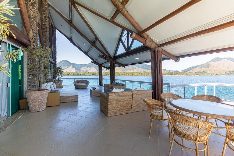 Ang004 - Splendid island with 9 suites in Angra