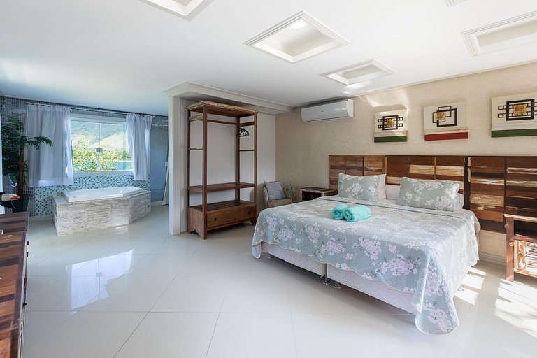 Ang004 - Splendid island with 9 suites in Angra
