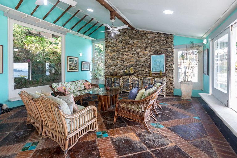 Ang004 - Splendid island with 9 suites in Angra