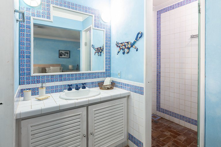 Ang004 - Splendid island with 9 suites in Angra