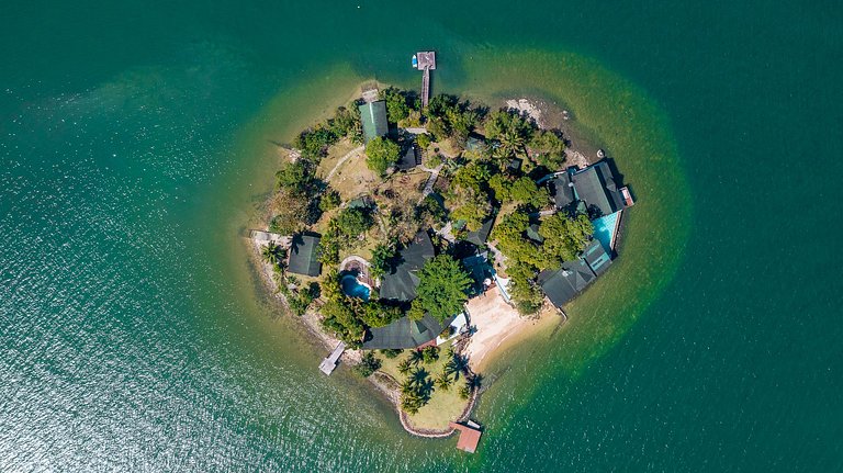 Ang004 - Splendid island with 9 suites in Angra