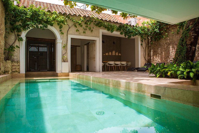 Car037 - Charming colonial house with pool in Cartagena