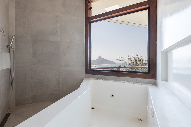 Rio053 - Villa de 5 étages avec vue incroyable à Joá