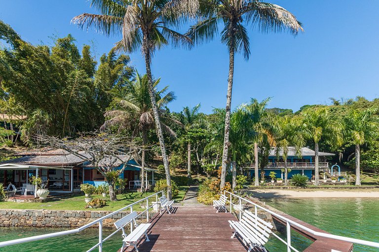 Ang049 - Bela casa em ilha em Angra dos Reis