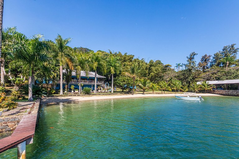 Ang049 - Beautiful house on an island in Angra dos Reis