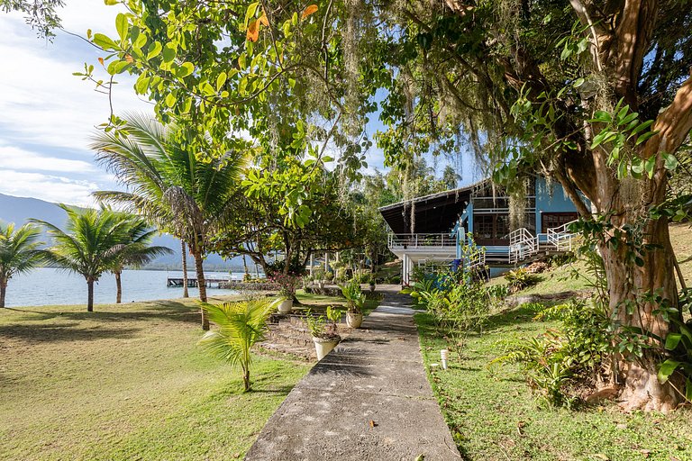 Ang049 - Beautiful house on an island in Angra dos Reis