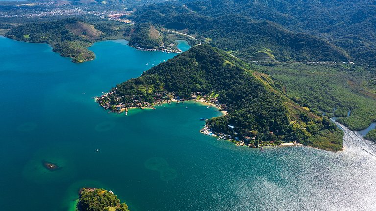 Ang049 - Bela casa em ilha em Angra dos Reis